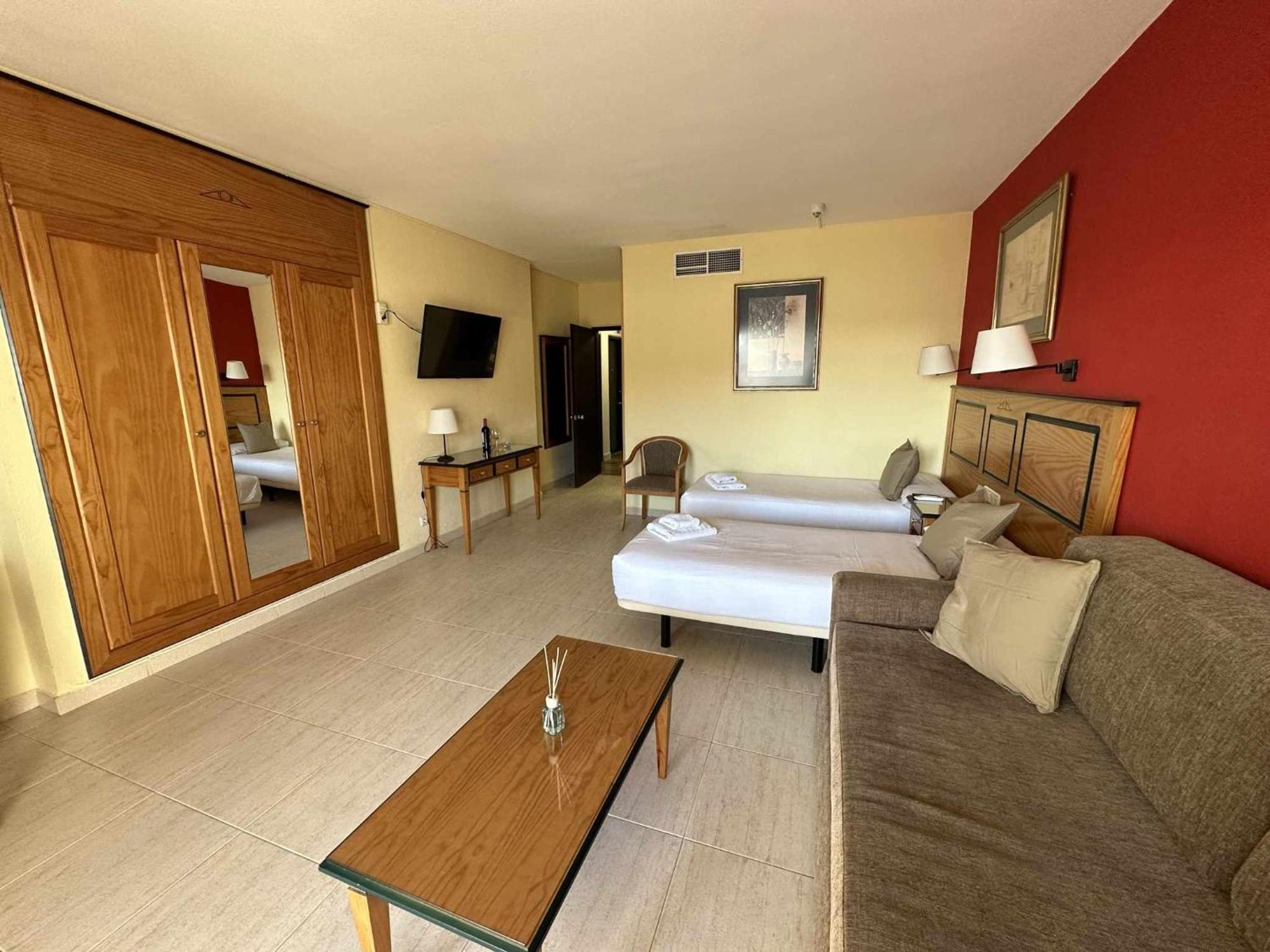 Estudio Pyr Privado Frente Al Puerto De Фуэнхирола Экстерьер фото