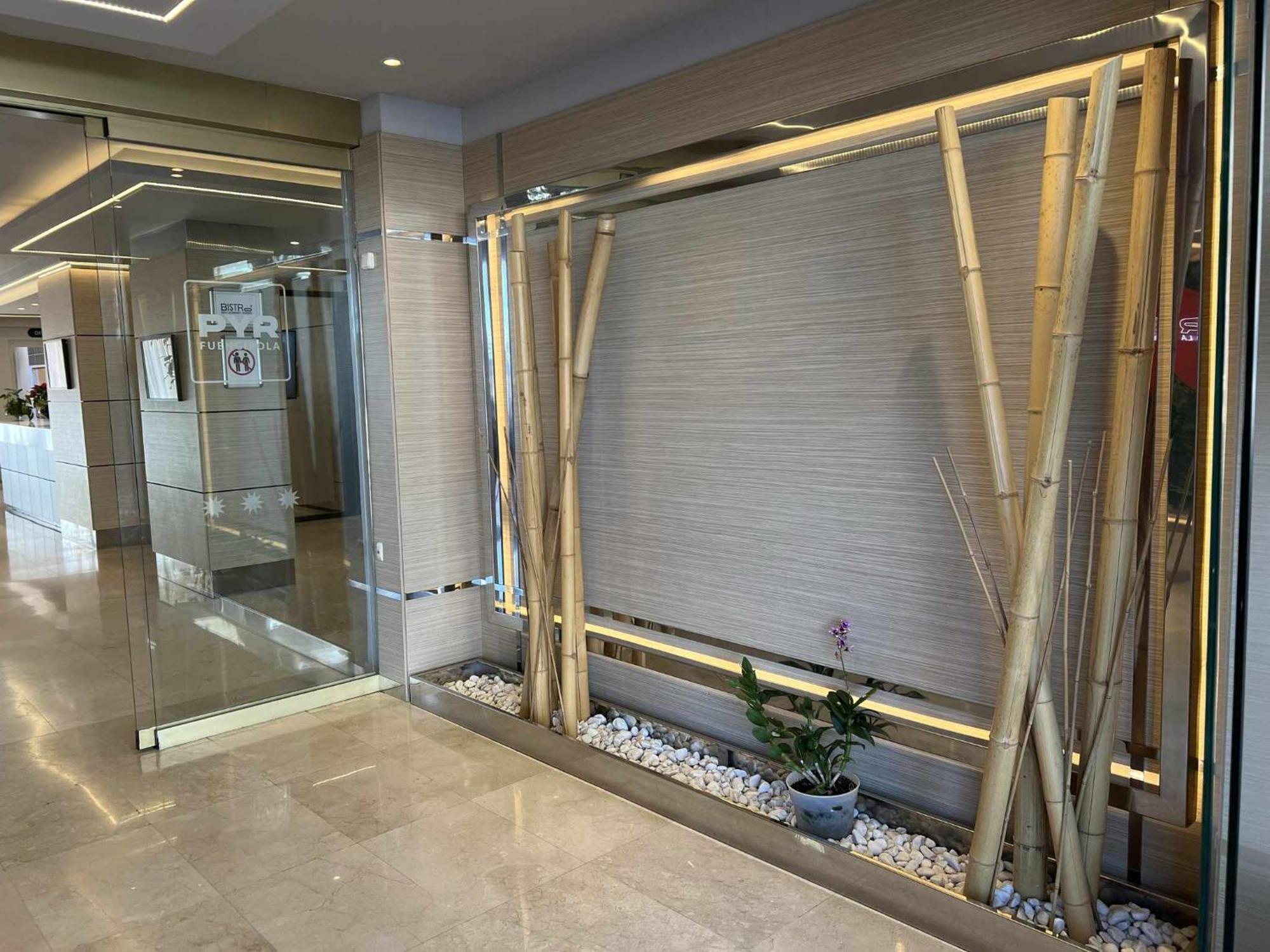 Estudio Pyr Privado Frente Al Puerto De Фуэнхирола Экстерьер фото